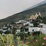 Konukevi La Nassa Stromboli